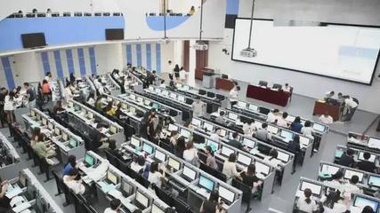走進(jìn)廣東財經(jīng)大學(xué)人工智能與數(shù)字經(jīng)濟產(chǎn)業(yè)學(xué)院 探索計算機軟硬件設(shè)計的融合之道